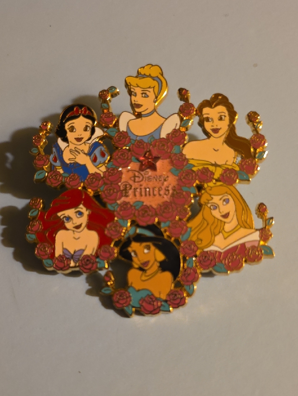 Disney Princess Circle of Roses Pin – 2004 Limited Edition LE 500 – Rare Colle